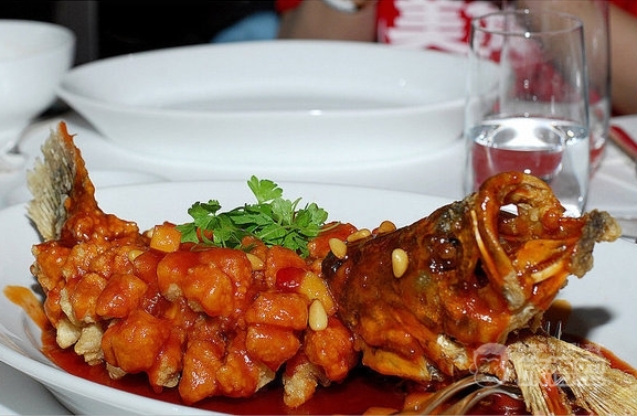 チャイナ グリル 北京亮